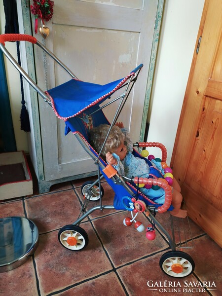 Retro design baby carriage