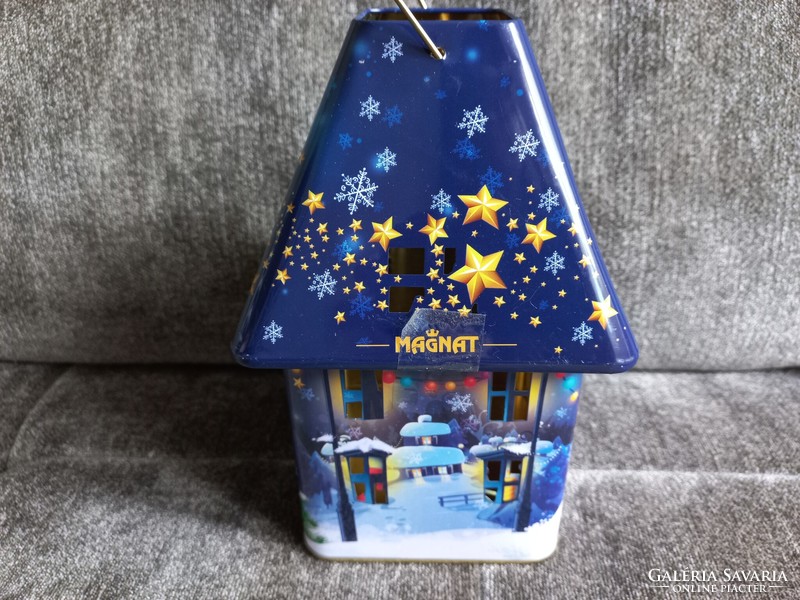 Cozy winter candle holder with metal lantern, metal box