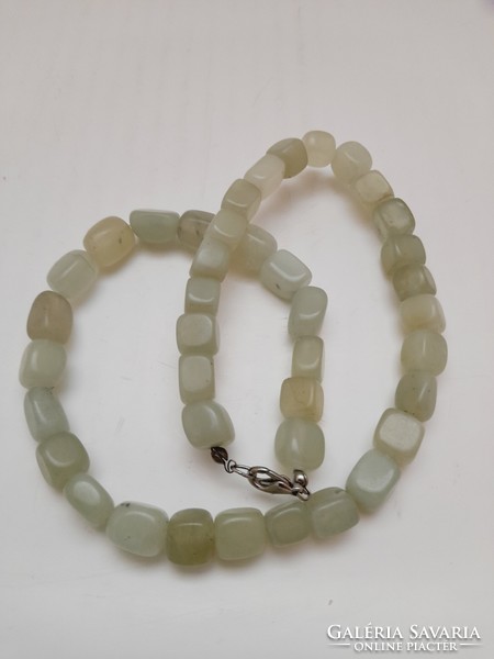 Mineral necklace, jade, 46 cm