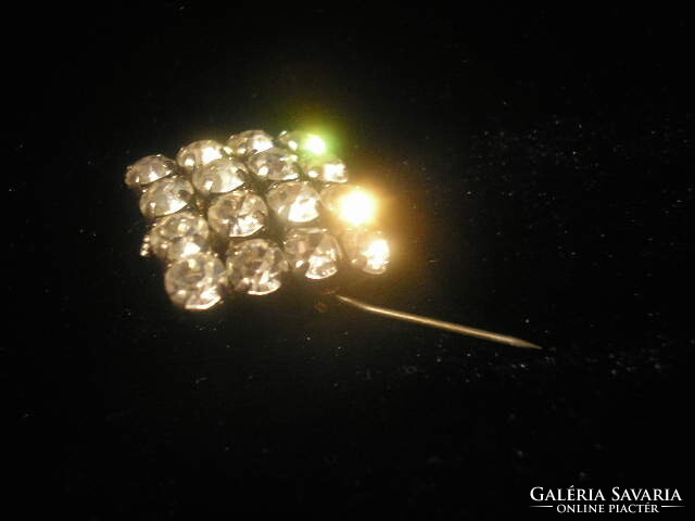 Decorative box claw socket 16 jeweled brooch pin for sale as a gift with safety fastening