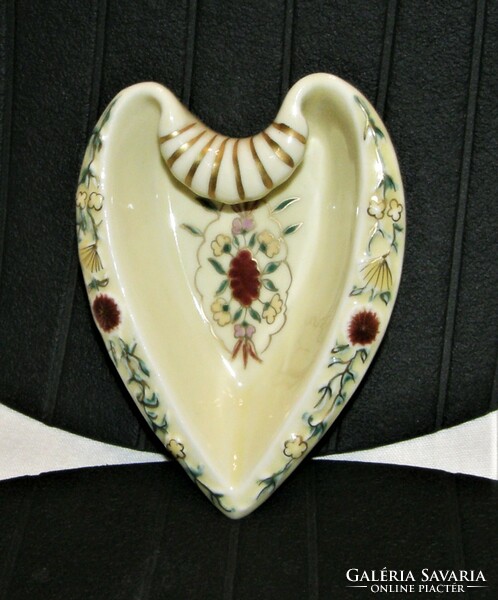 Régi Zsolnay szív alakú tálka
