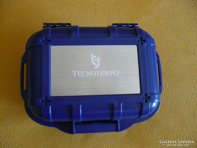 Tecnotempo Diver 300 M egy soha nem használt, limitált kiadású (069/100) karóra