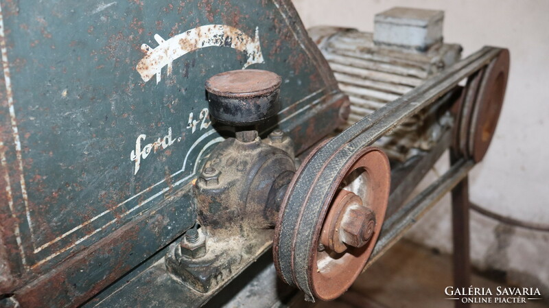 Medicágo corn grinder with switch