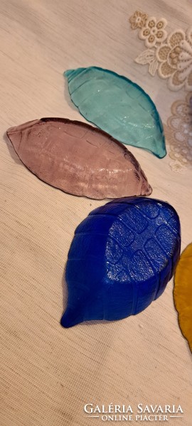Levélalakú színes üveg kompótos, salátás szett (M3914)