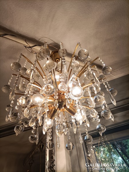 Crystal spherical crystal chandelier