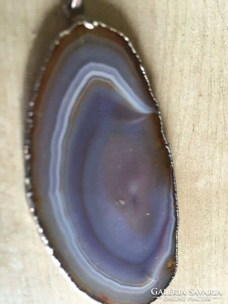 Agate-geode slice in a silver-plated frame with erlivel-without chain-pendant