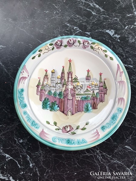 Faience plate with a representation of the Kremlin / valeria sinkarenko /