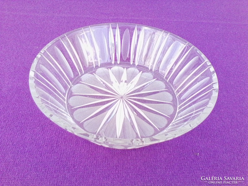 Csiszolt kör alakú üveg kínáló tál