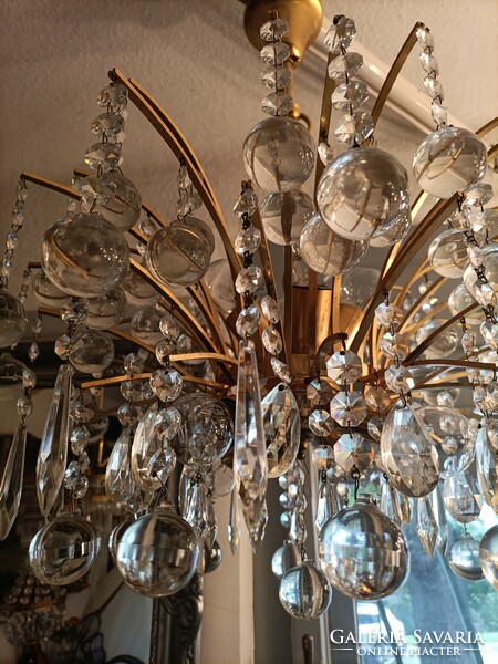 Crystal spherical crystal chandelier