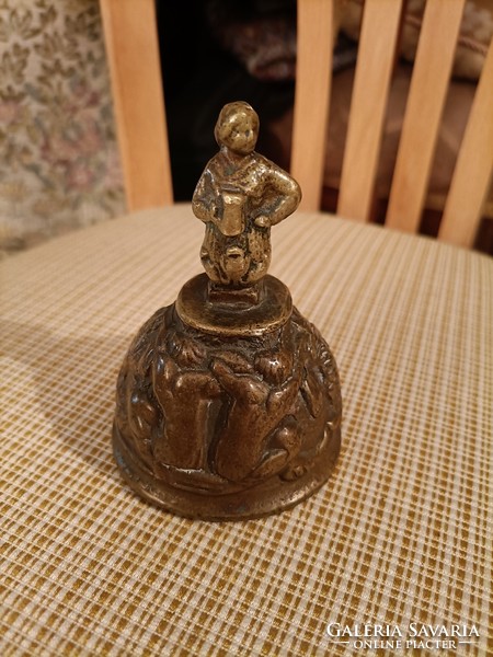 Figurative baroque? Bronze bell