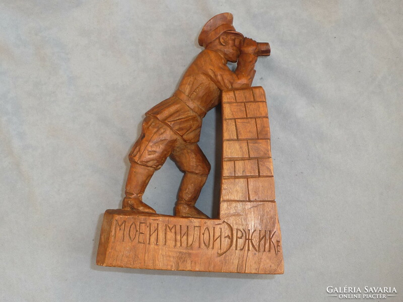 1. Vh war tsarist Russian prisoner of war military carved wooden statue war front memorial bookend