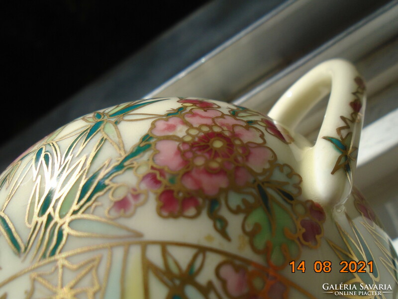 Zsolnay hand-painted, gold-contoured, bulging Persian pattern sugar bowl