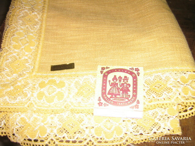 Beautiful and elegant woven tablecloth with a lace edge, new