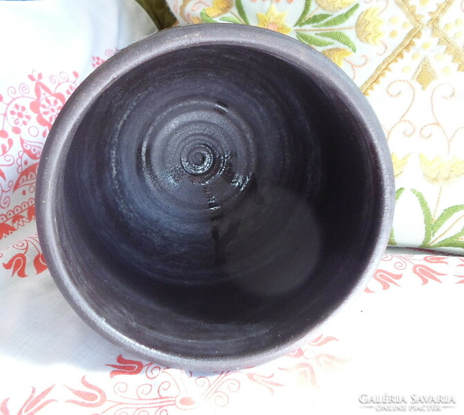 Retro ceramic bowl 5. (Dark brown, leaf pattern)