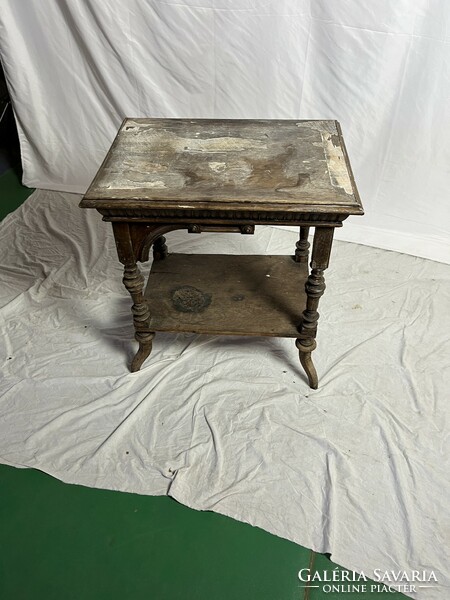 Antik Neoreneszánsz kisasztal