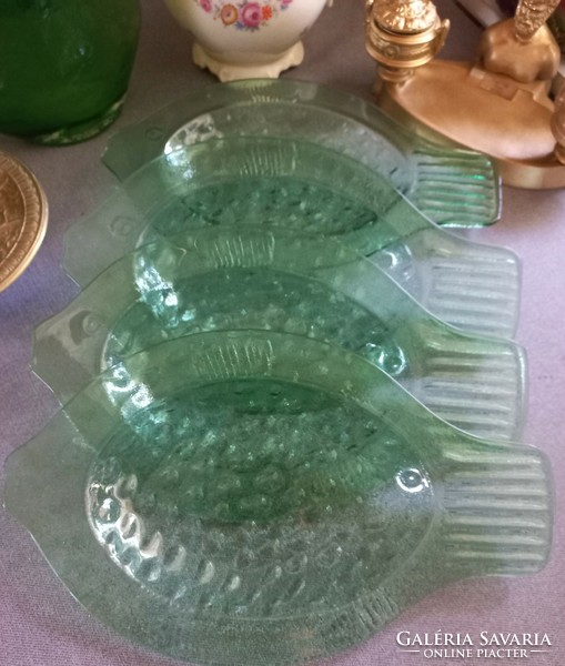 Special green glass fish plate 4 pieces, larger