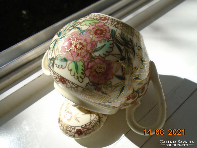 Zsolnay hand-painted, gold-contoured, bulging Persian pattern sugar bowl