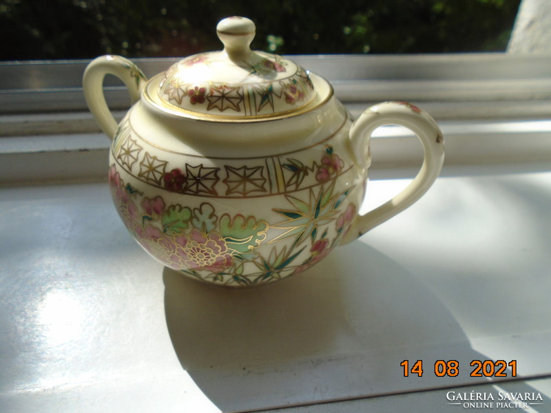 Zsolnay hand-painted, gold-contoured, bulging Persian pattern sugar bowl