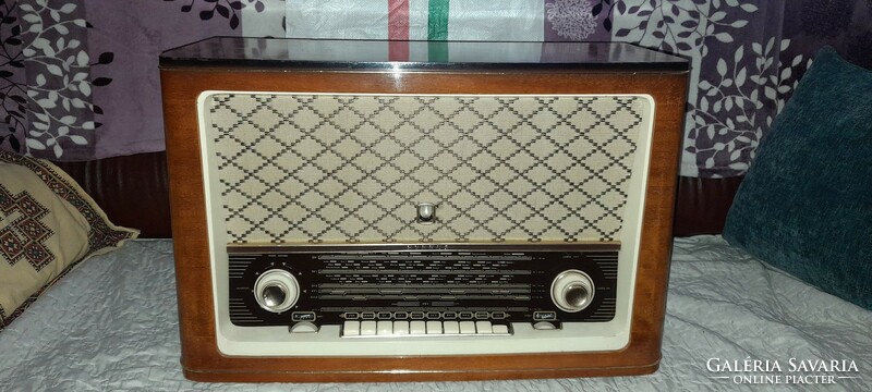 Antique, old, vintage tesla hymn 625 a tube radio 1958 - 59 Prague, Czechoslovakia