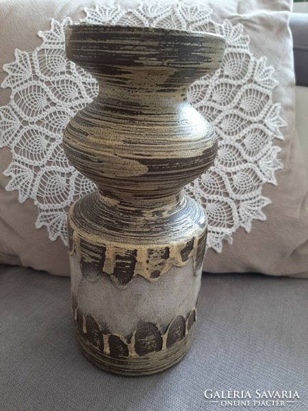 For sale is a retro 24cm high vase with a special shape