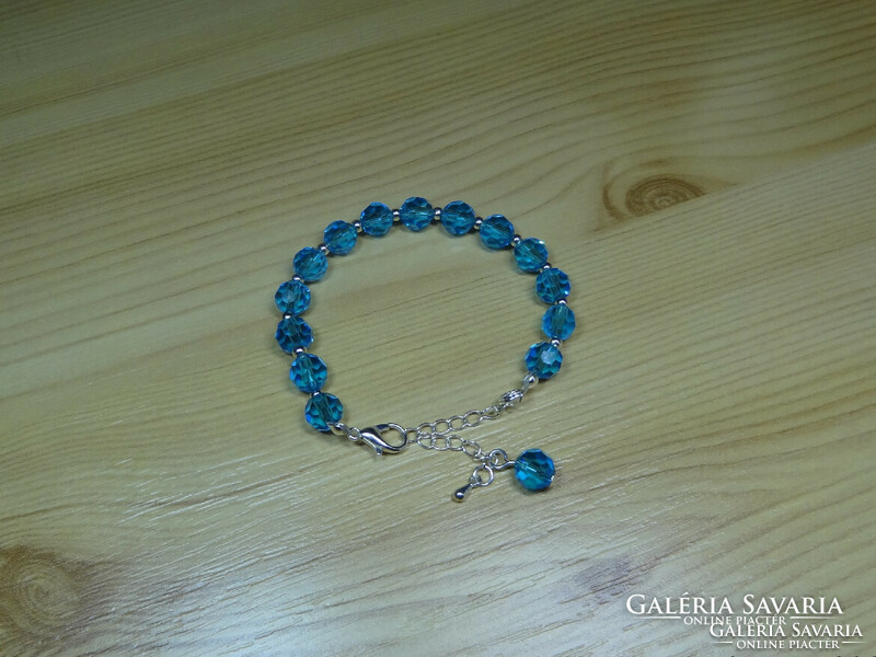 Turquoise clasp bracelet with silver nickel-free metal elements.