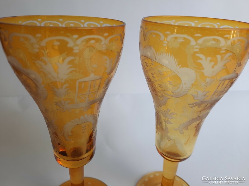 2 Bohemia Egermann maratot scene gold yellow glasses