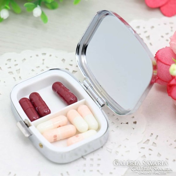 Exclusive fire enamel metal medicine holder. The lid can also be used as a mirror from the inside.