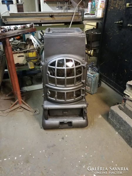 American heating nr 14. Cast iron coke stove