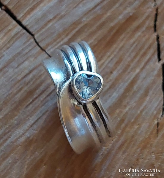 Különleges akvamarin köves ezüst gyűrű
