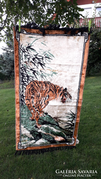 Retro tiger wall protector, silky, soft material, Chinese