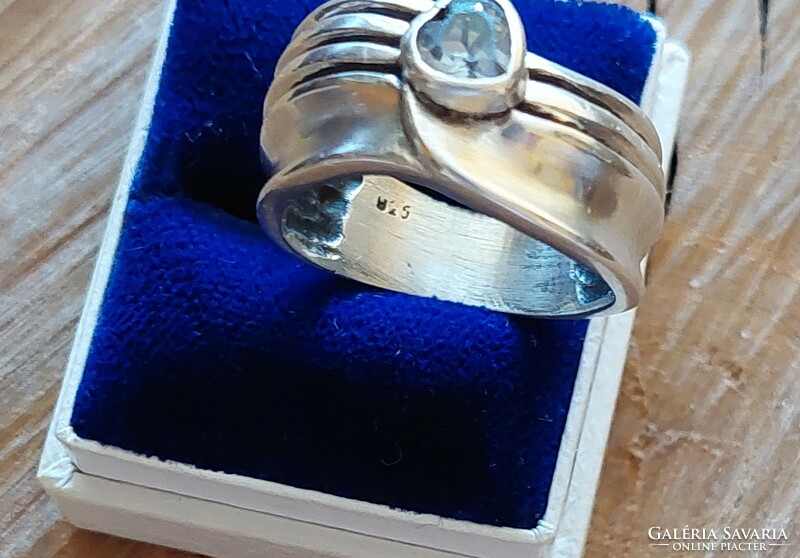 Különleges akvamarin köves ezüst gyűrű