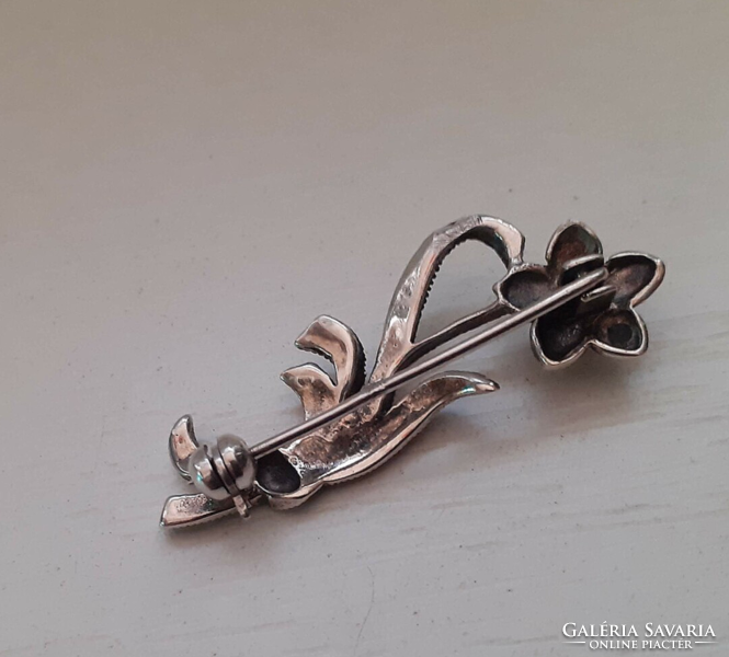 Old Silver Plated Marcasite Stone Flower Brooch Pin with Genuine Pearl Studded with Safety Pin