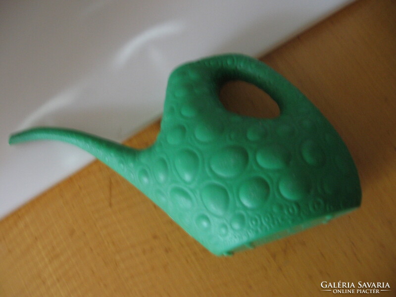 Retro sprinkler, mixed watering can