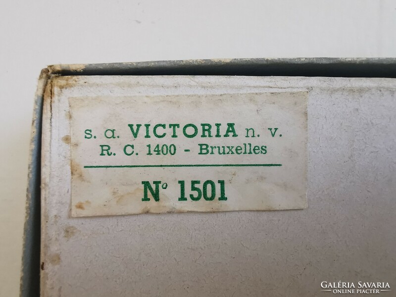S.A. Victoria n.V. R. C. 1400 - Bruxelles no. 1501 Paper box 15.5x12x2.5 cm