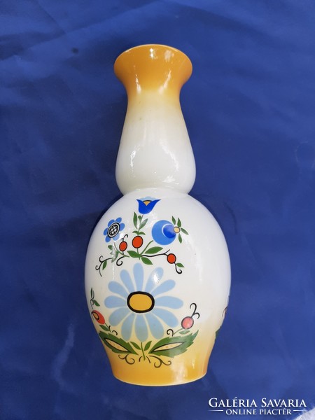 Polish vase