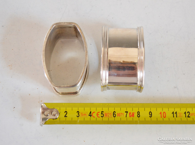 Pair of silver napkin rings, oval shape. Clean shape in Art Deco style. No