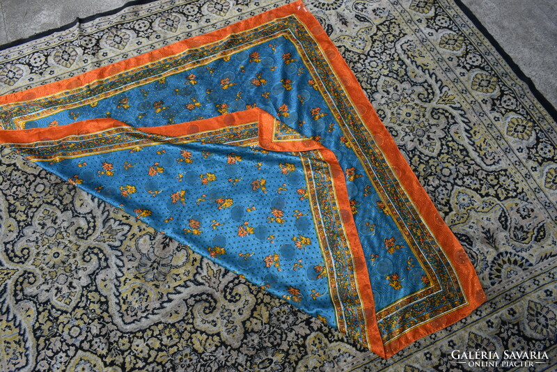 Silk scarf, puteri naina, 110 x 106 cm