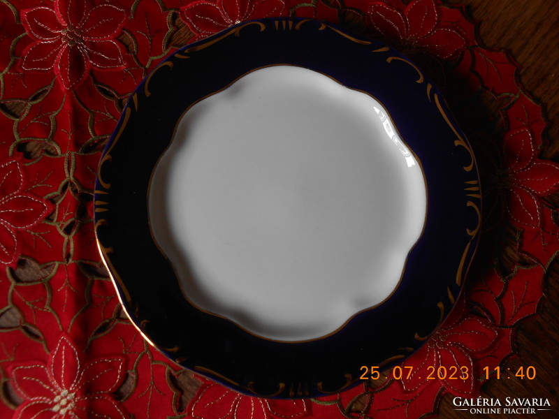 Zsolnay pompadour iii flat plate