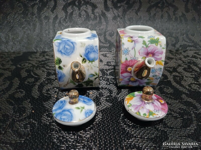 Porcelain storage box can be negotiated in pairs