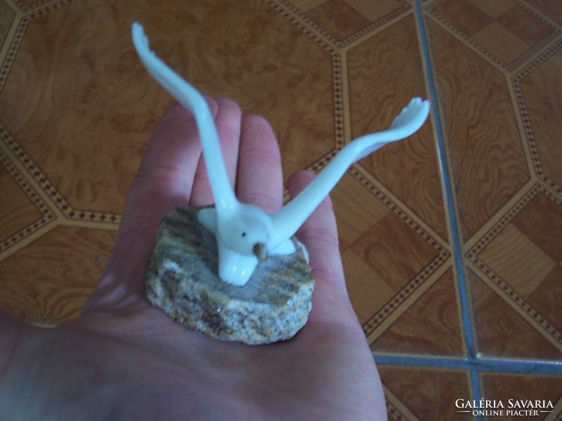 Rare! Milk glass bird with spread wings on marble