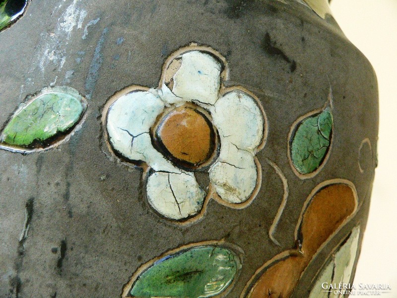 Badar type vase