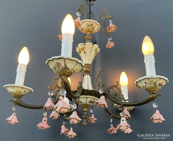 Chandelier with Venetian rose pendant.