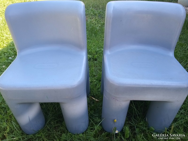 Plastic garden children's chair can be negotiated in pairs