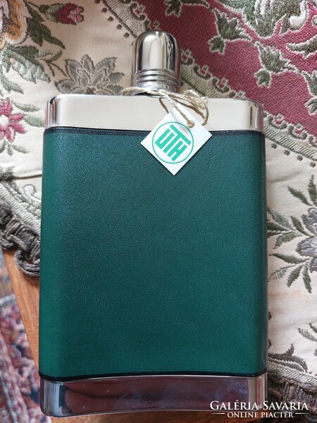 Drinking hunting flask with leather cover