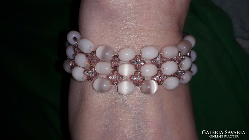 Elegant 3-row bracelet with stones and pearls, according to the pictures, k 11.