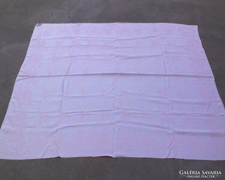 Rózsaszínű damaszt asztalterítő 140 x125 cm