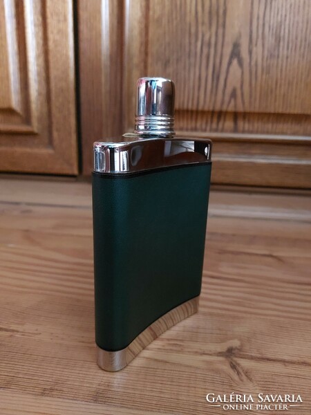 Drinking hunting flask with leather cover