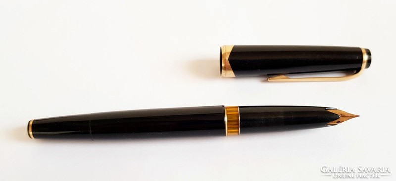 Mont blanc meisterstück no 14 fountain pen with gold inserts