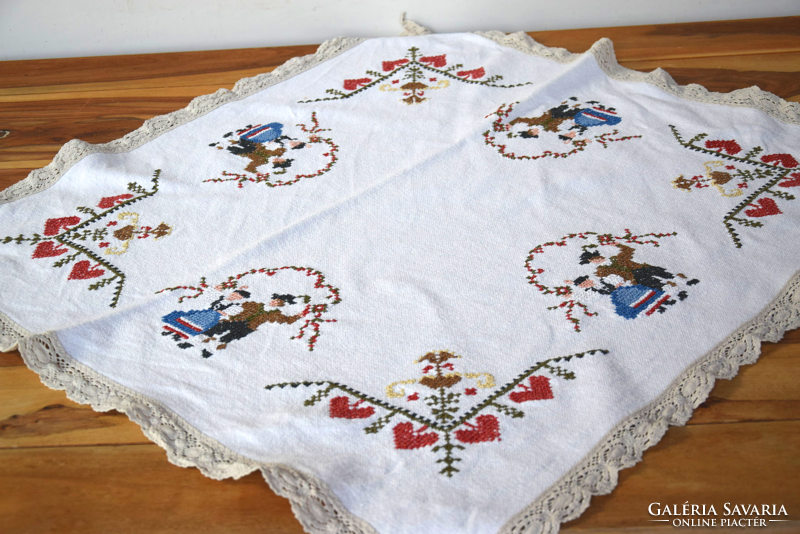 Old folk traditional hand-embroidered tablecloth tablecloth centerpiece 77 x 75