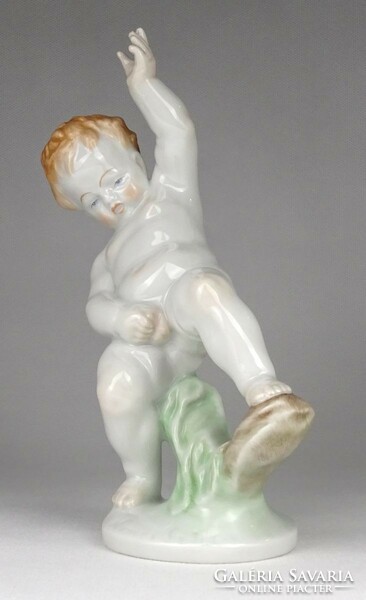 1N577 Régi Herendi porcelán pisilő fiú figura 18 cm